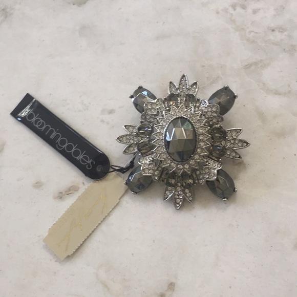 NWT Kenneth J Lane Couture Collection Silvertone Gray Crystal Brooch Collectible - Picture 3 of 11